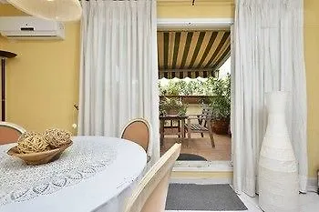 Charming Penthouse شقة *